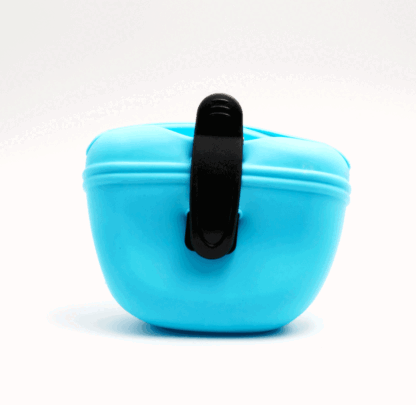 Belöningsväska i silikon, blå, bild på baksidan