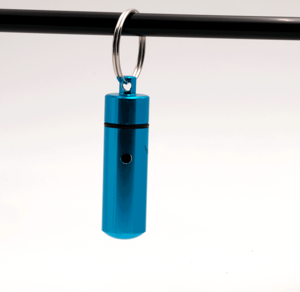 Metall-hänge (small) - ljusblå